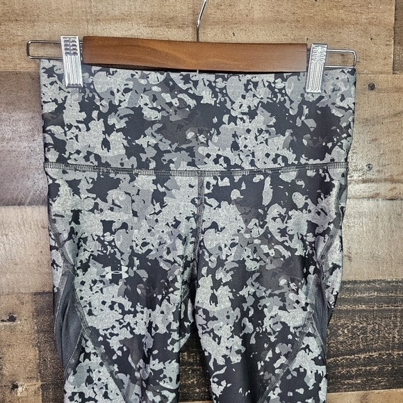 Under Armour Women's HeatGear Print Ankle Crop Small - Picture 3 of 9